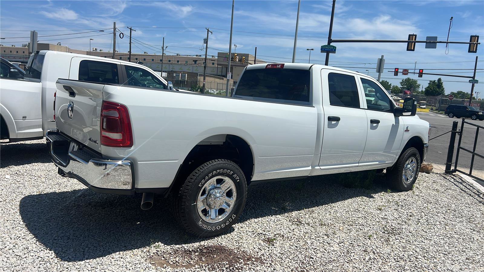 Certified 2024 RAM 2500 Tradesman w/ Chrome Appearance Group AWD/4WD image 10