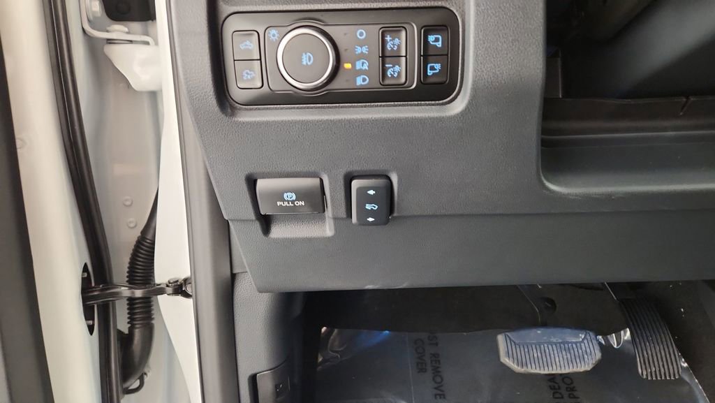 New 2026 Ford F350 Lariat w/ Chrome Package image 26