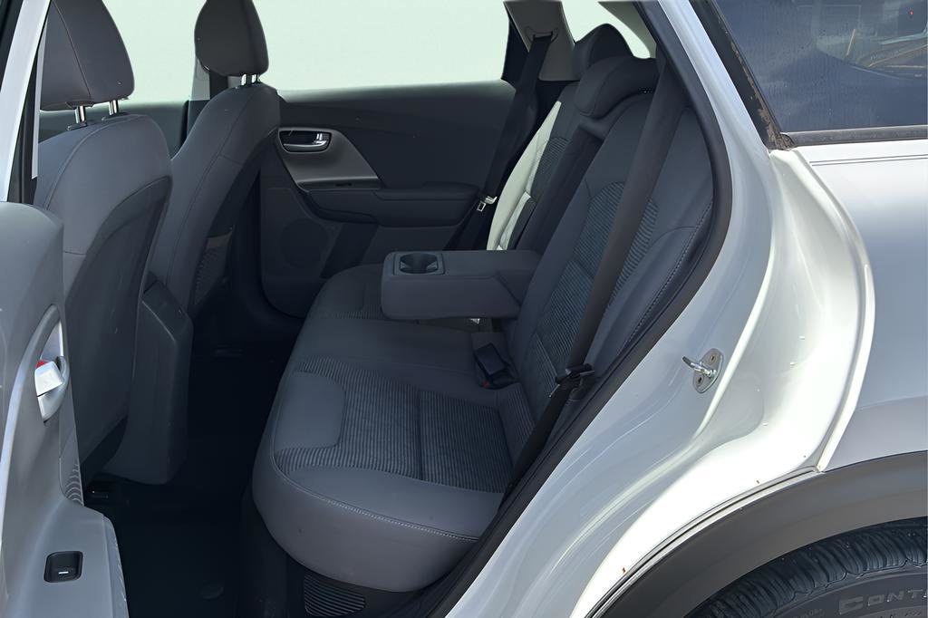 Used 2017 Kia Niro LX image 32
