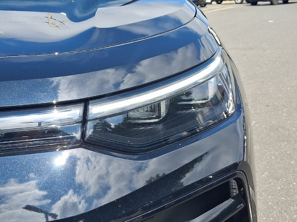 Used 2025 Volkswagen Tiguan SE R-Line AWD/4WD image 9