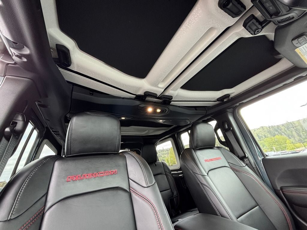 Used 2025 Jeep Wrangler Unlimited Rubicon AWD/4WD image 27