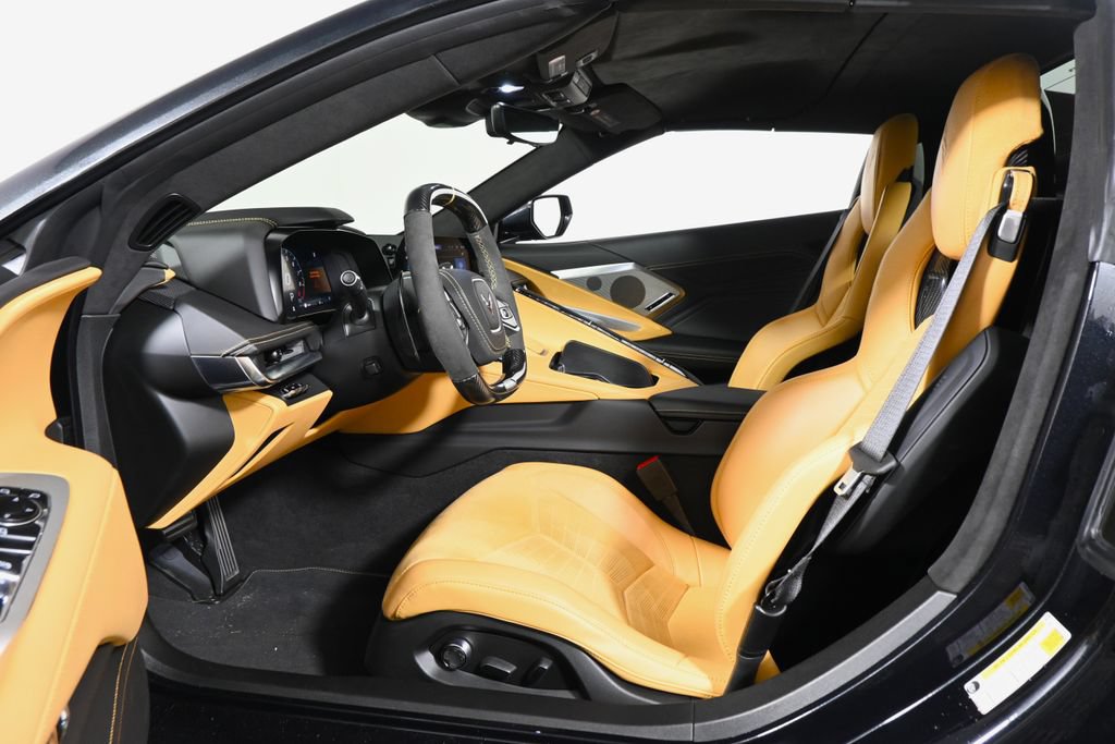 Used 2024 Chevrolet Corvette Z06 w/ Z07 Performance Package RWD image 3