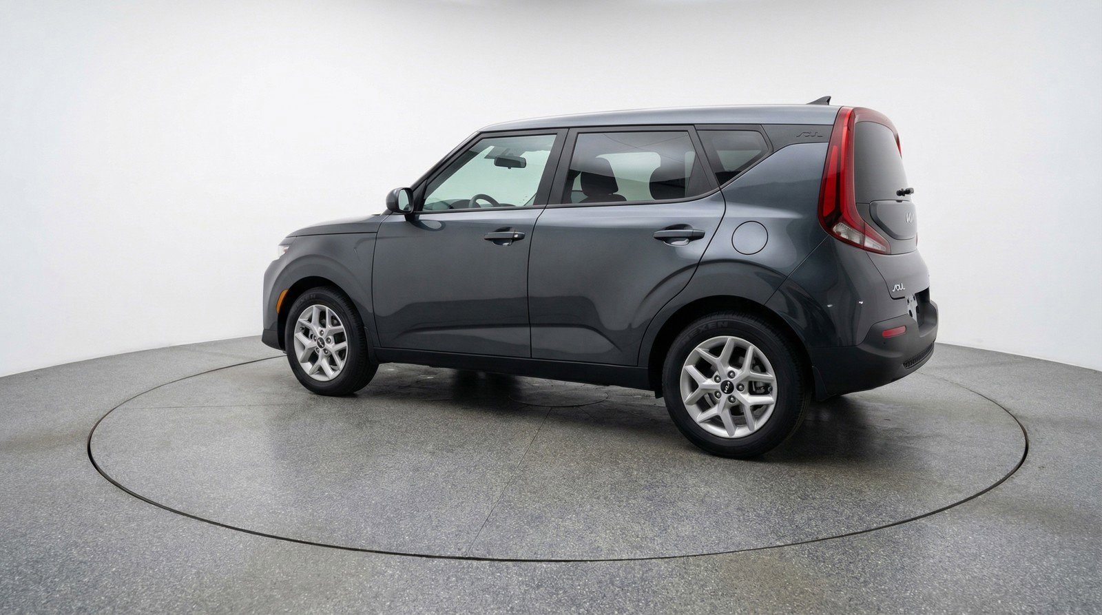 Used 2025 Kia Soul LX w/ LX Technology Package FWD image 6