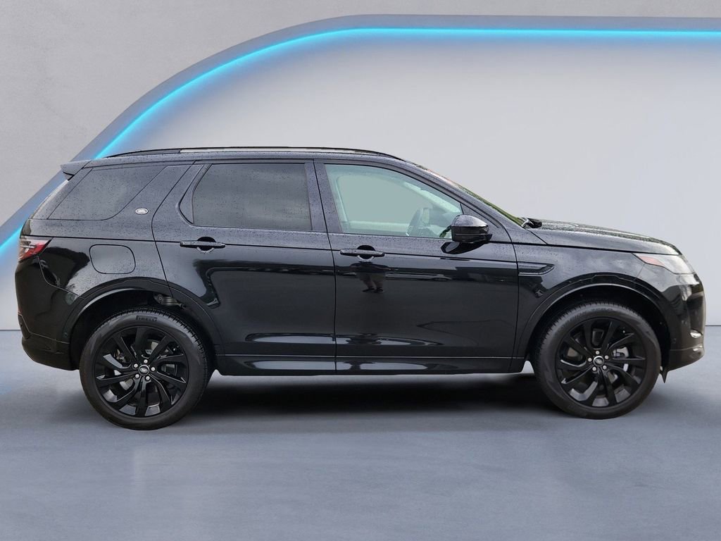 Used 2025 Land Rover Discovery Sport S image 4