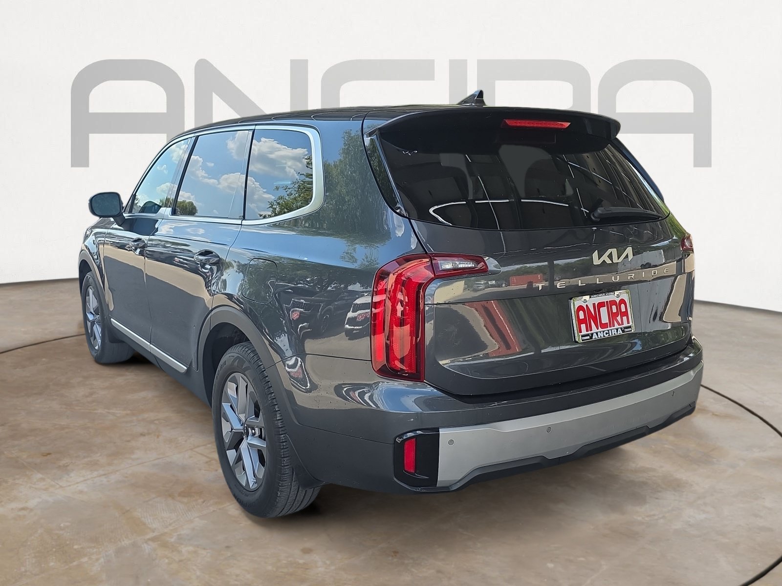Certified 2024 Kia Telluride LX FWD image 5