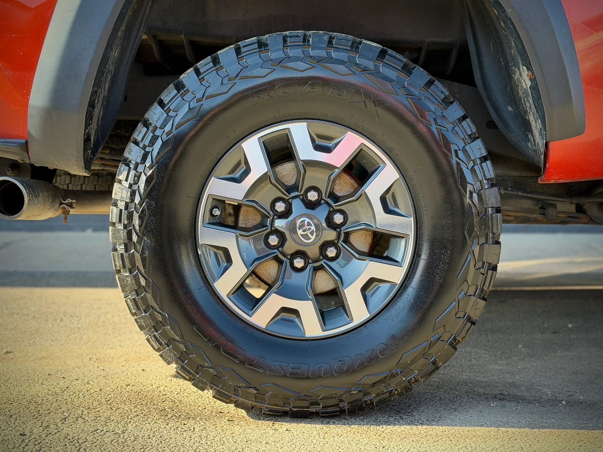 Used 2017 Toyota Tacoma TRD Off-Road w/ Tow Package AWD/4WD image 14