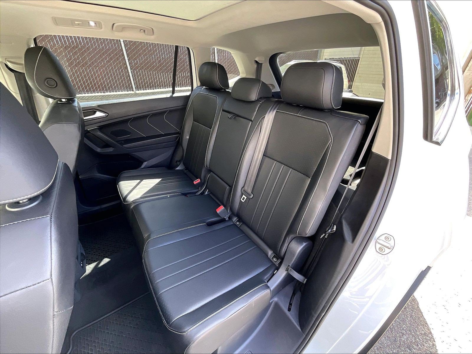 Certified 2023 Volkswagen Tiguan SE FWD image 25