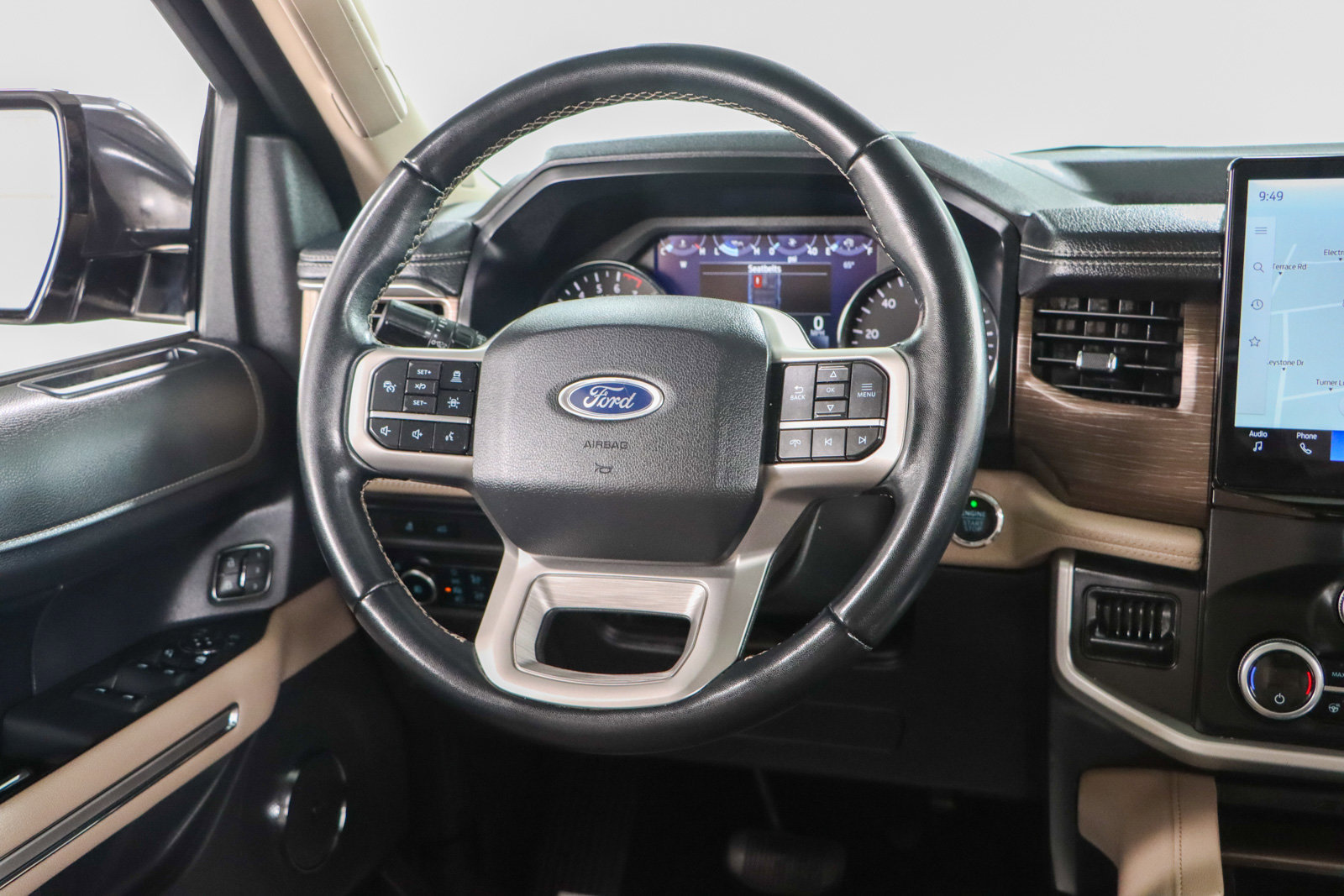 Used 2023 Ford Expedition Max Limited image 13