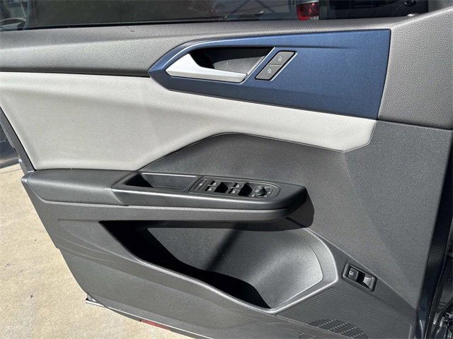 Certified 2022 Volkswagen Taos SE image 14