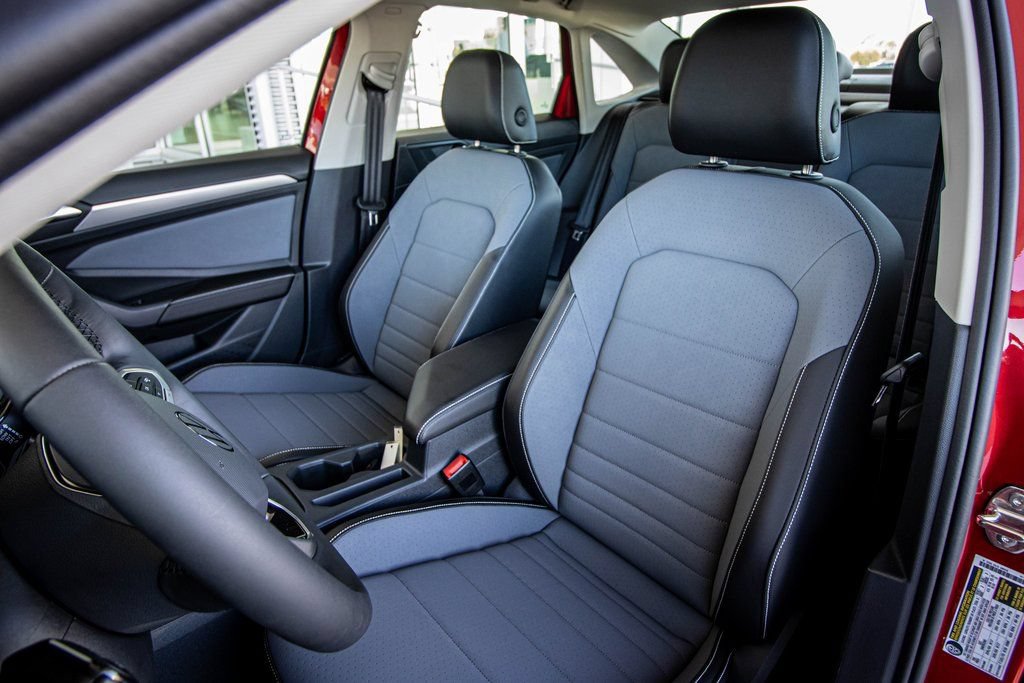 New 2026 Volkswagen Jetta SE FWD image 28
