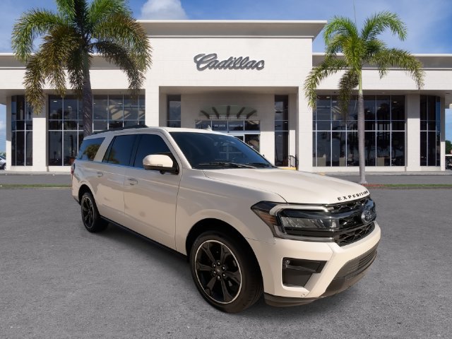 Used 2023 Ford Expedition Max Limited RWD image 2