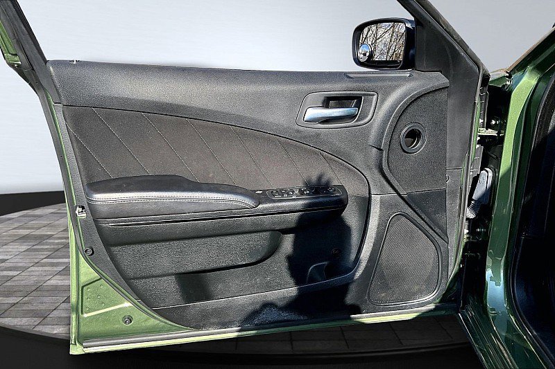 Used 2022 Dodge Charger SXT w/ Blacktop Package image 22