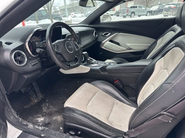 Used 2016 Chevrolet Camaro LT image 9