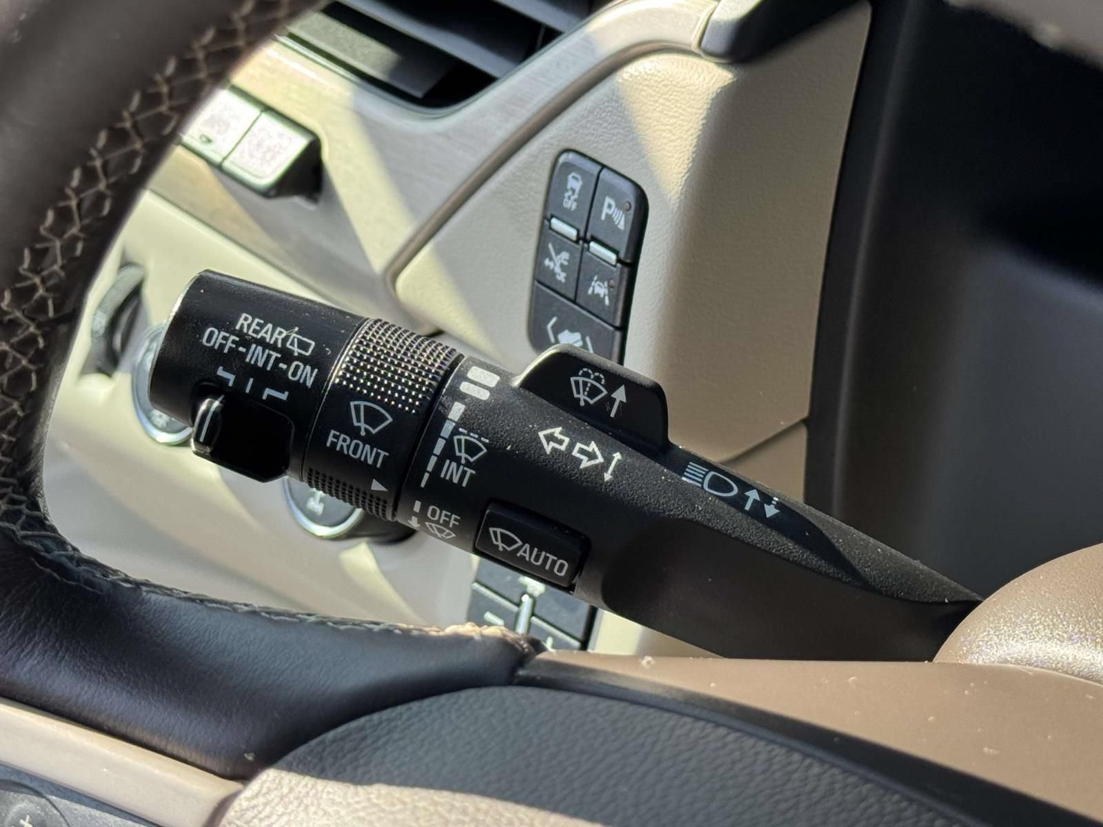 Used 2017 GMC Yukon XL Denali w/ Open Road Package AWD/4WD image 9