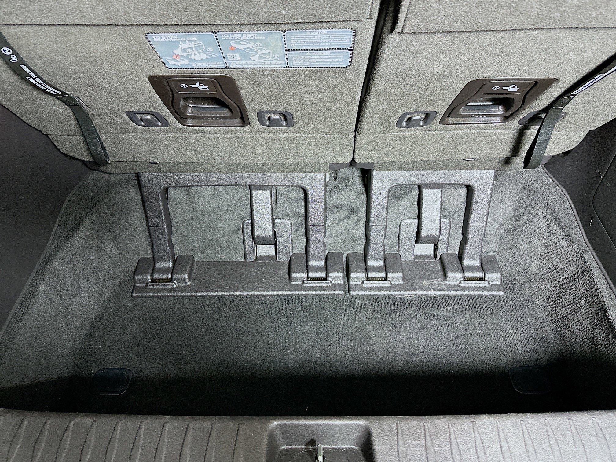 Used 2024 Kia Carnival LX image 31