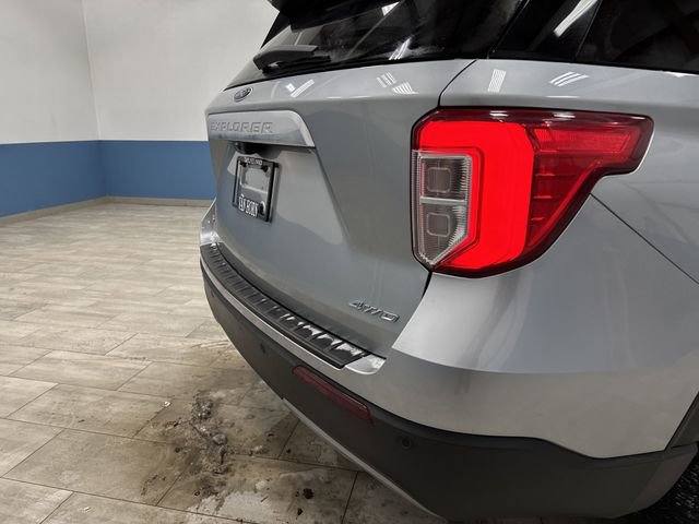 Used 2023 Ford Explorer XLT image 34