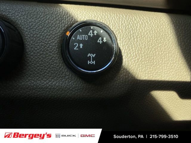 Used 2015 GMC Canyon SLE w/ SLE Convenience Package image 39