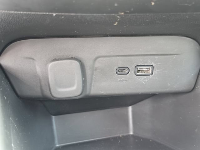 Used 2025 Chevrolet Trax LS w/ LS Convenience Package FWD image 25