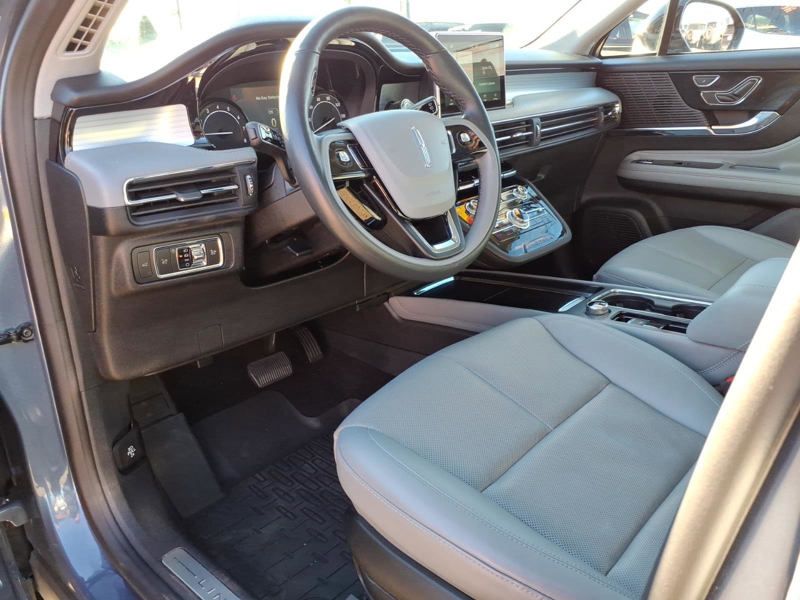 Used 2022 Lincoln Corsair AWD w/ Premium Package image 14