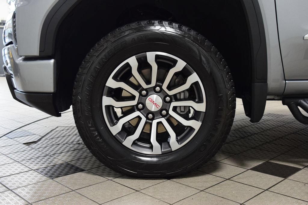 Used 2023 GMC Sierra 1500 AT4 w/ Technology Package AWD/4WD image 28