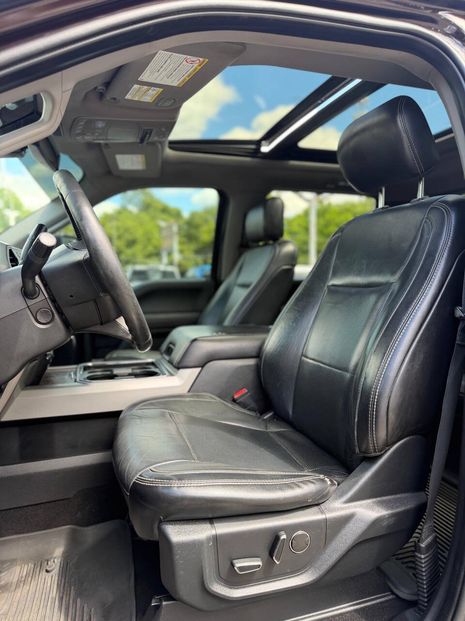 Used 2019 Ford F250 Lariat w/ Lariat Ultimate Package AWD/4WD image 10
