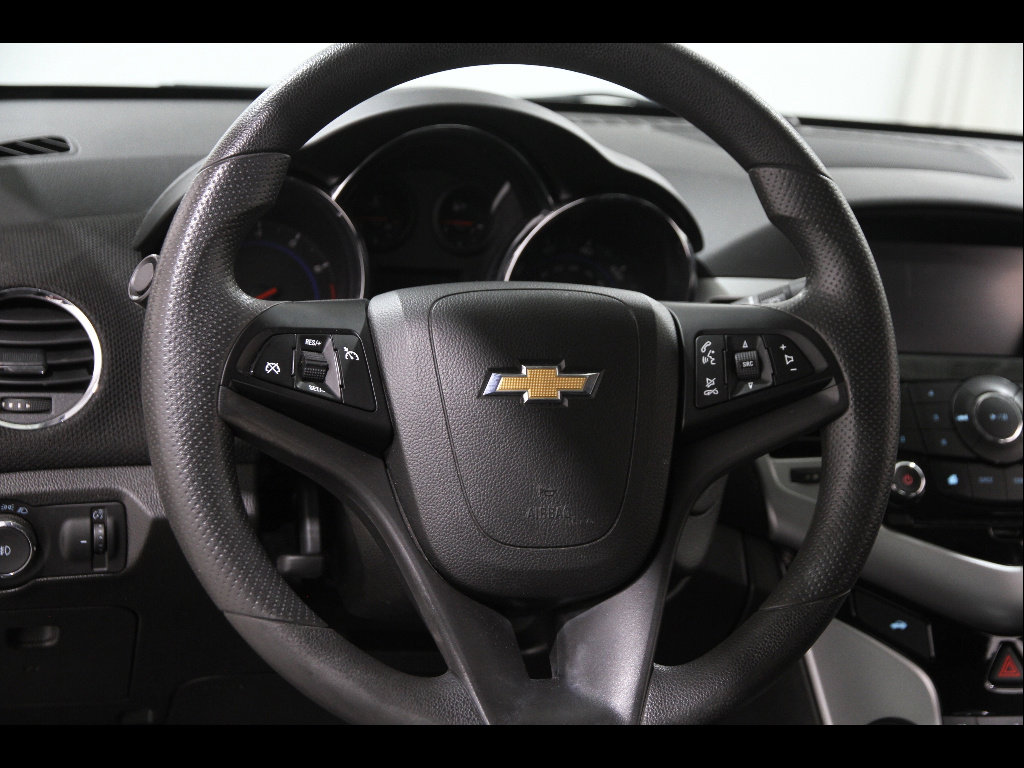 Used 2015 Chevrolet Cruze LT FWD image 7