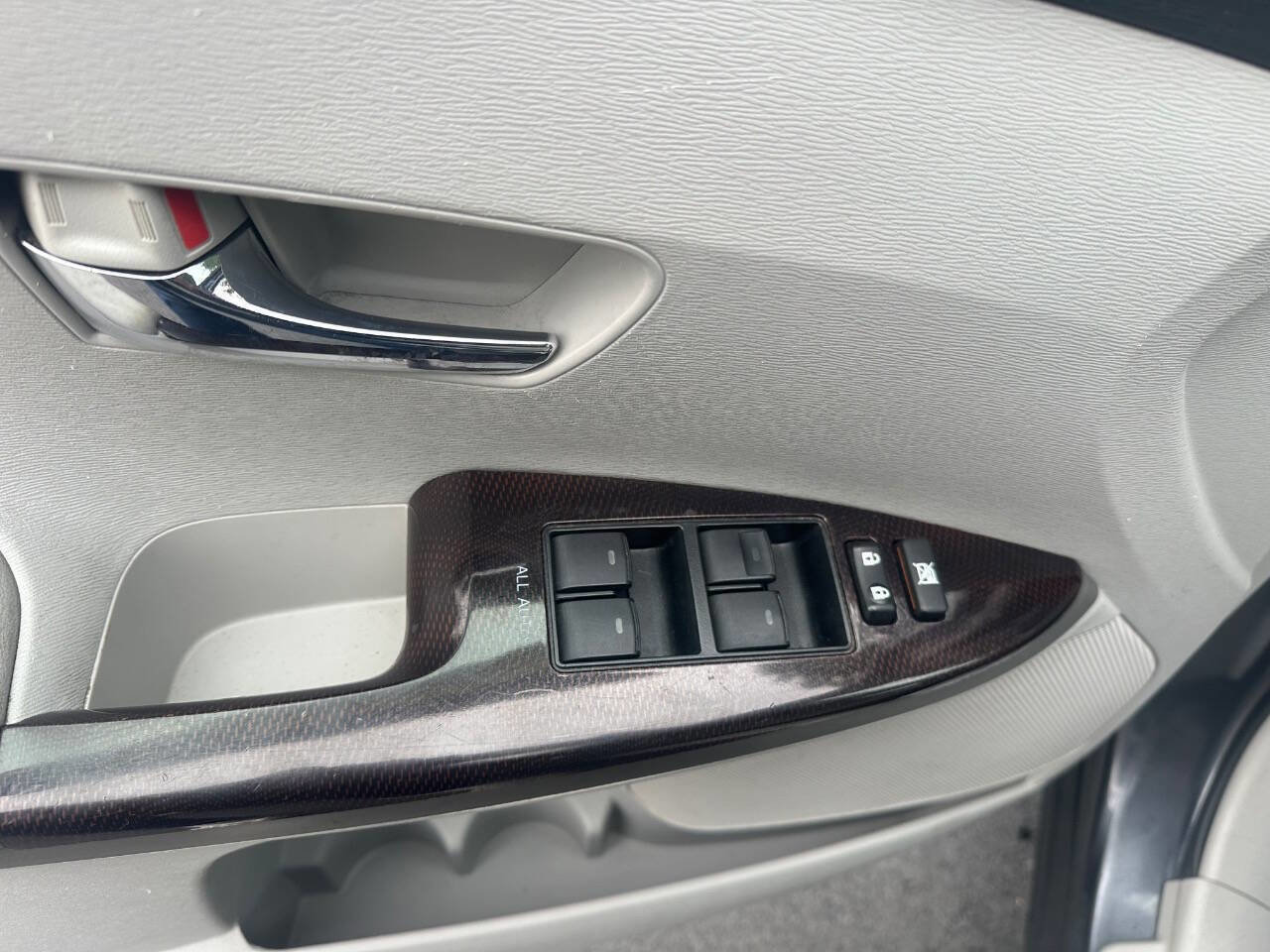 Used 2010 Toyota Venza FWD 4cyl 4dr Crossover image 15