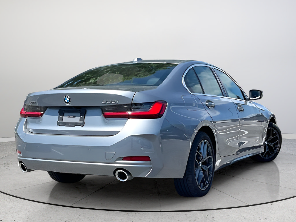 Used 2026 BMW 330i xDrive Sedan AWD/4WD image 3