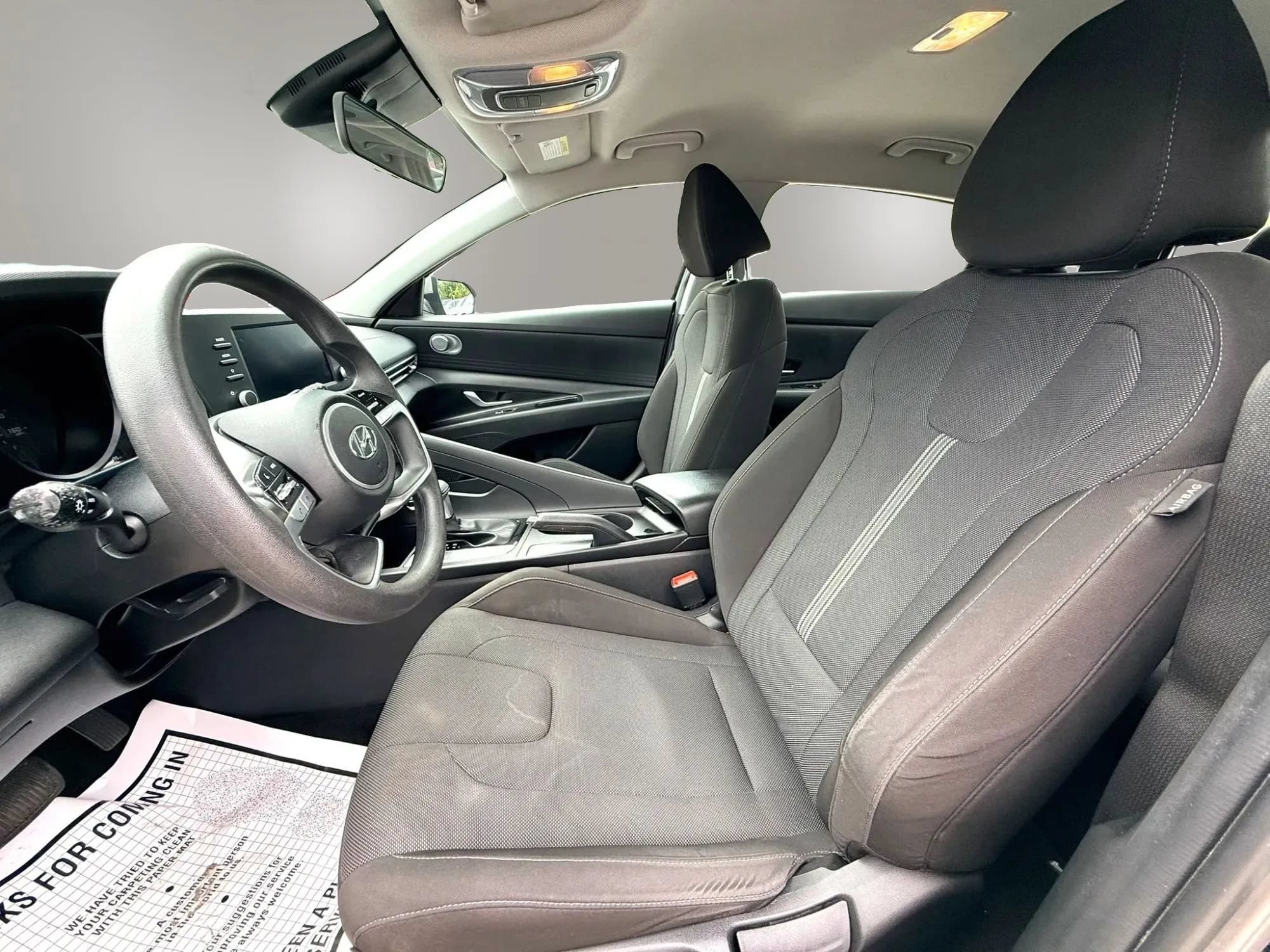 Used 2023 Hyundai Elantra SE FWD image 11