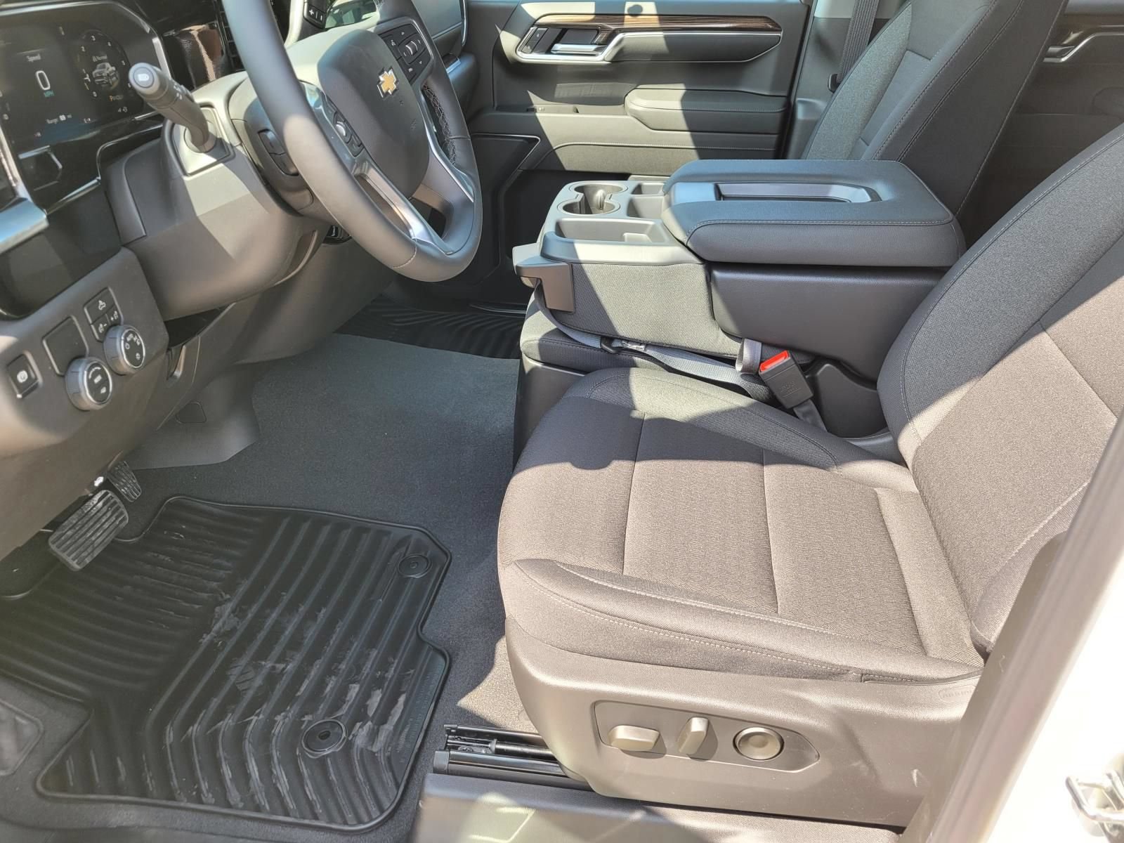 New 2026 Chevrolet Silverado 1500 LT w/ Texas Edition Plus RWD image 14