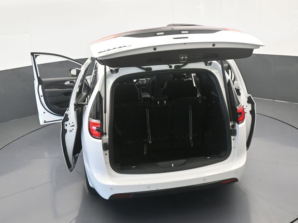 Used 2023 Chrysler Pacifica Touring-L w/ S Appearance Package image 70