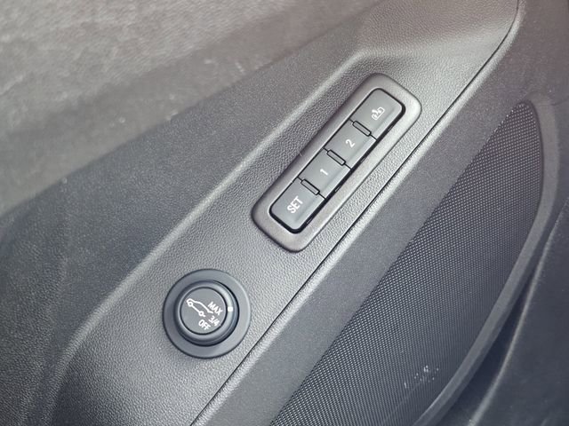 Used 2022 Chevrolet Equinox Premier image 16