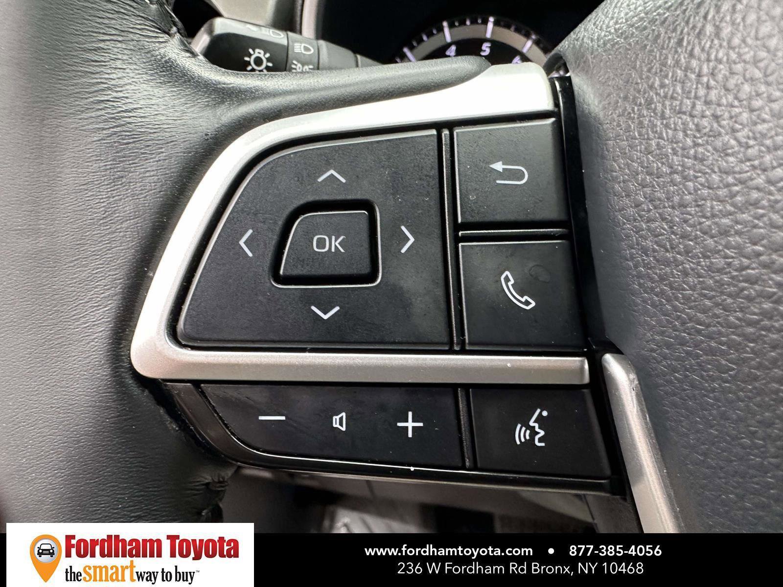 Used 2022 Toyota Highlander XLE image 35