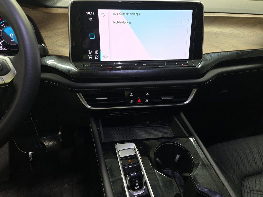 Used 2025 Volkswagen Atlas SE w/ Black Wheel Package image 9