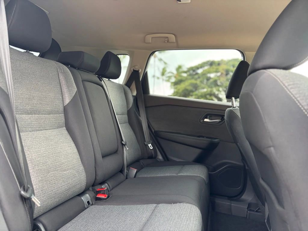 Used 2022 Nissan Rogue SV image 11