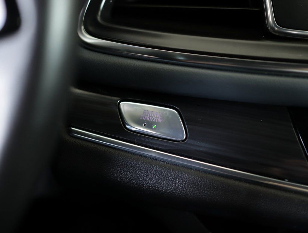 Used 2022 Buick Enclave Essence w/ Sport Touring Edition image 19