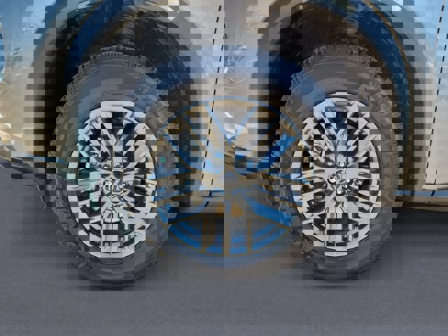 Used 2024 Nissan Rogue S image 14