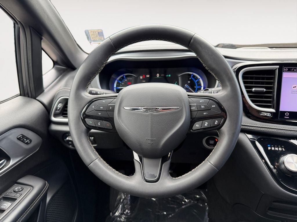 Used 2023 Chrysler Pacifica Touring-L w/ S Appearance Package FWD image 13