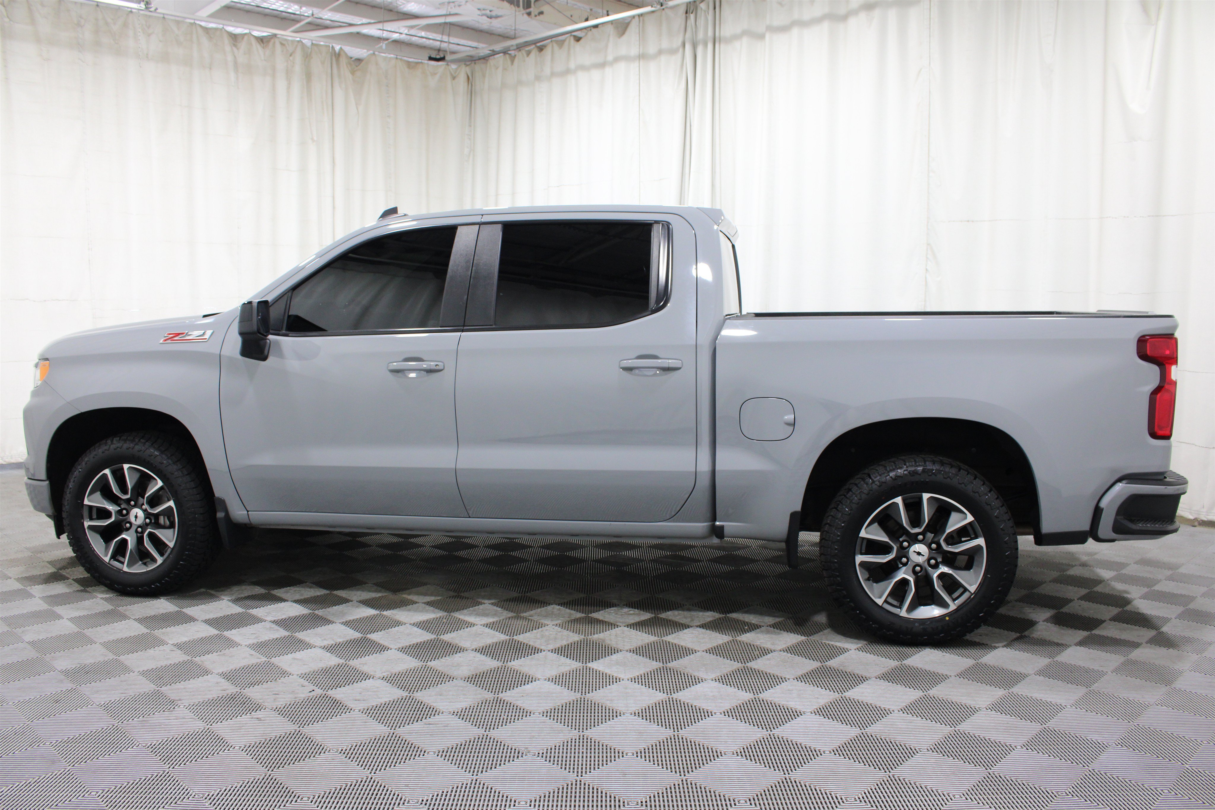 Used 2024 Chevrolet Silverado 1500 RST AWD/4WD image 34