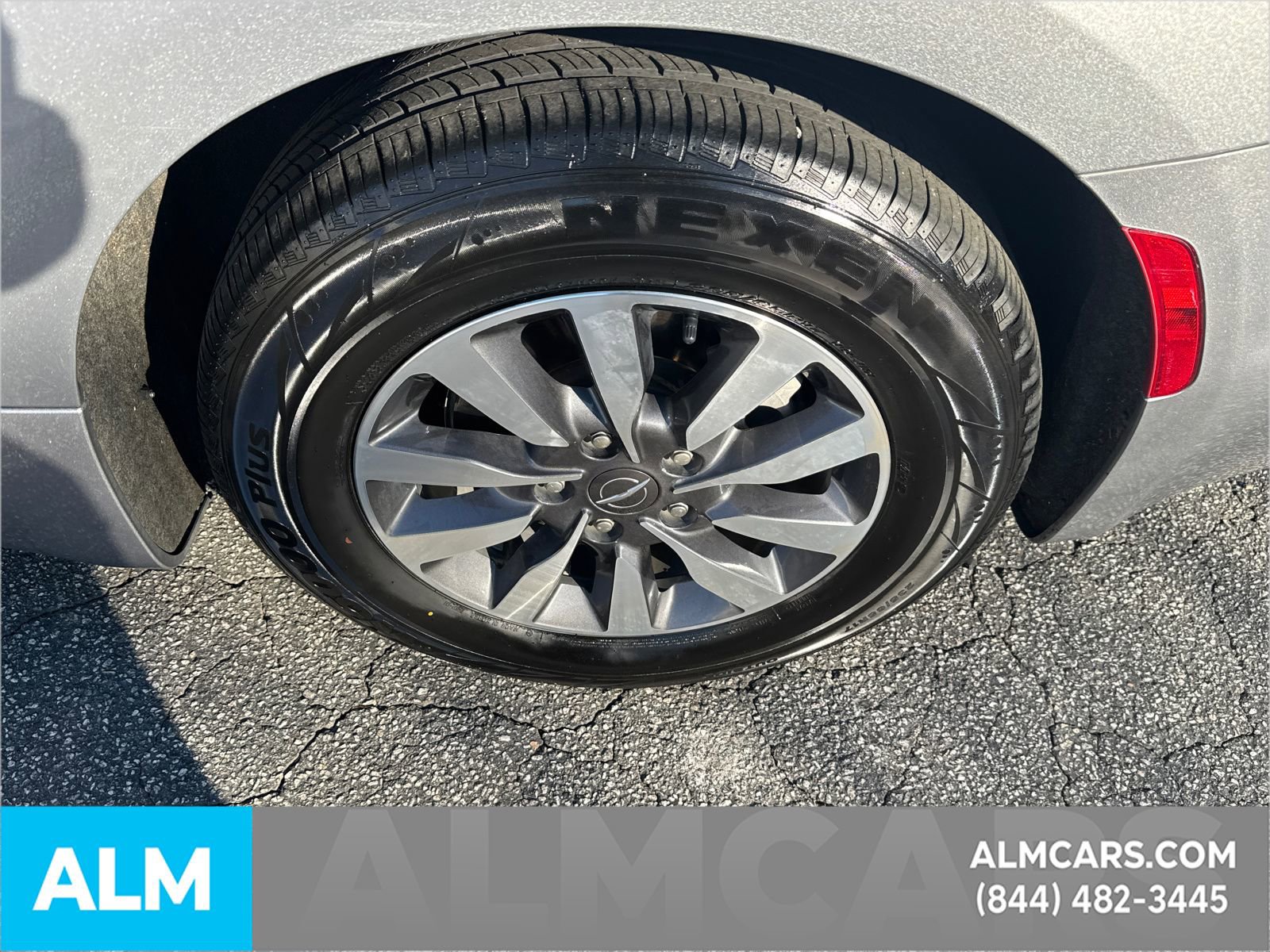 Used 2021 Chrysler Pacifica Touring-L image 24