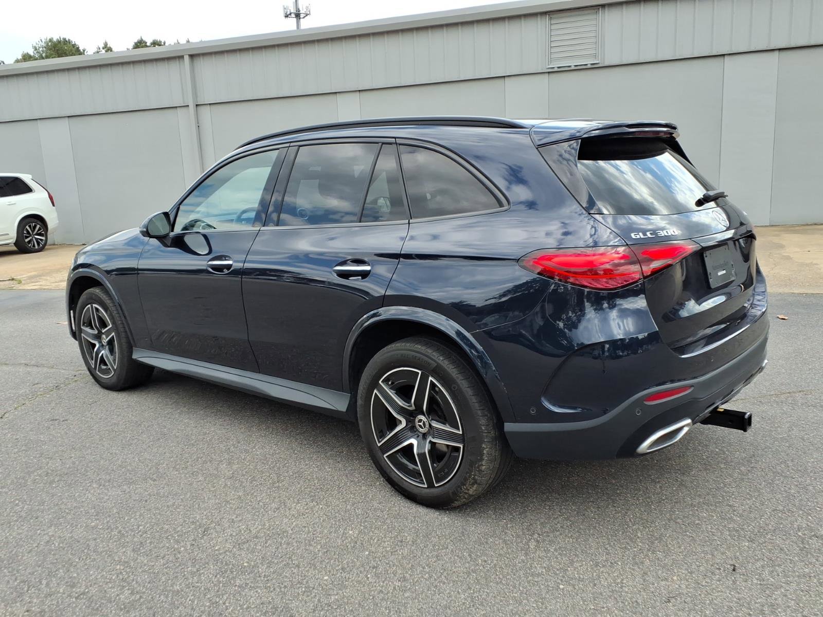 Used 2023 Mercedes-Benz GLC 300 4MATIC image 7