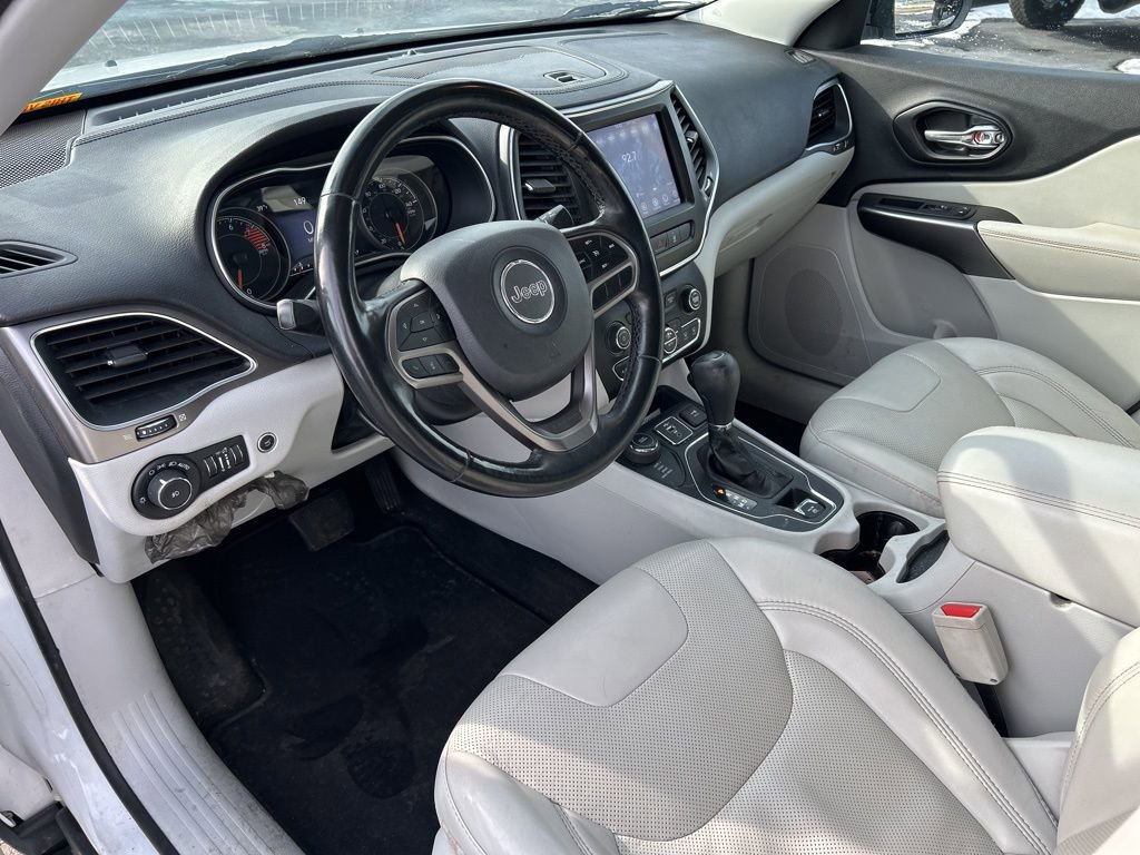 Used 2021 Jeep Cherokee Latitude Lux w/ Comfort/Convenience Group image 18