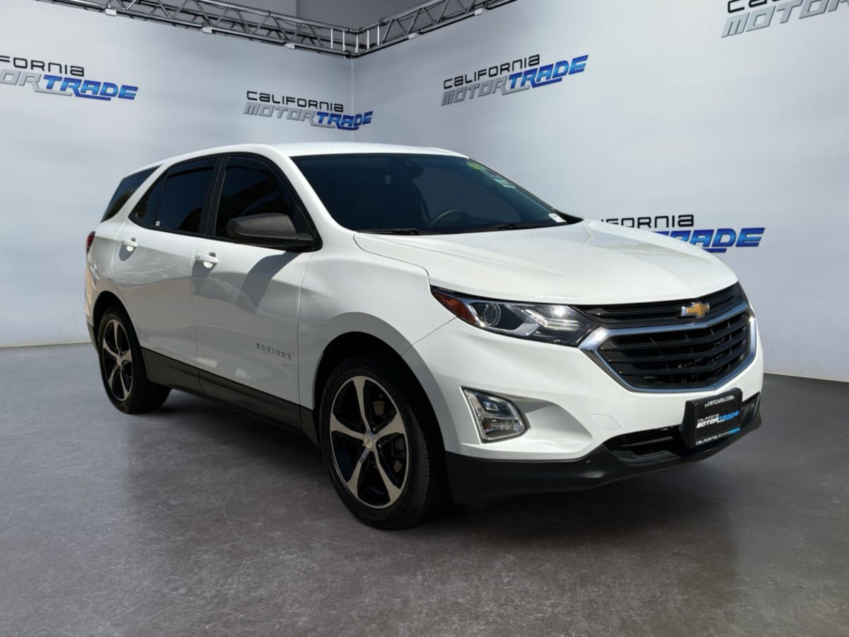 Used 2021 Chevrolet Equinox LS w/ LS Convenience Package FWD image 3