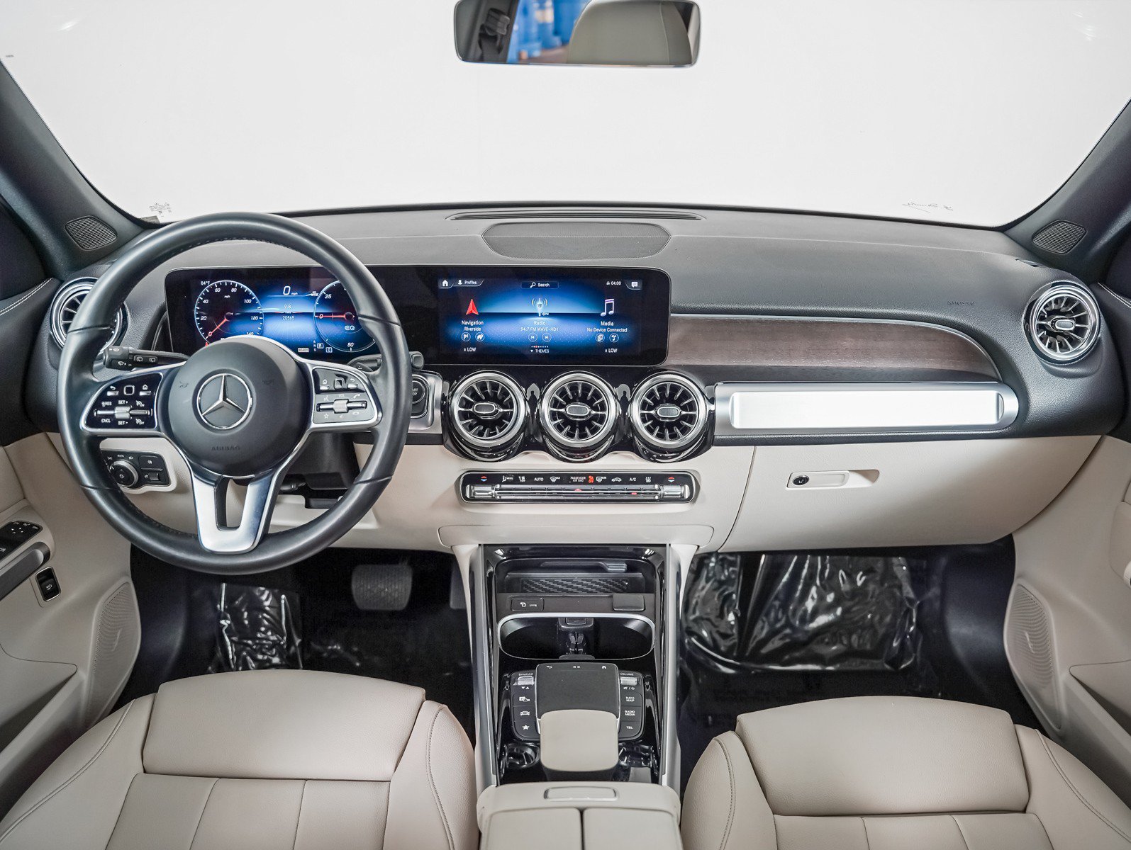 Certified 2023 Mercedes-Benz EQB 300 4MATIC w/ Exclusive Package image 13