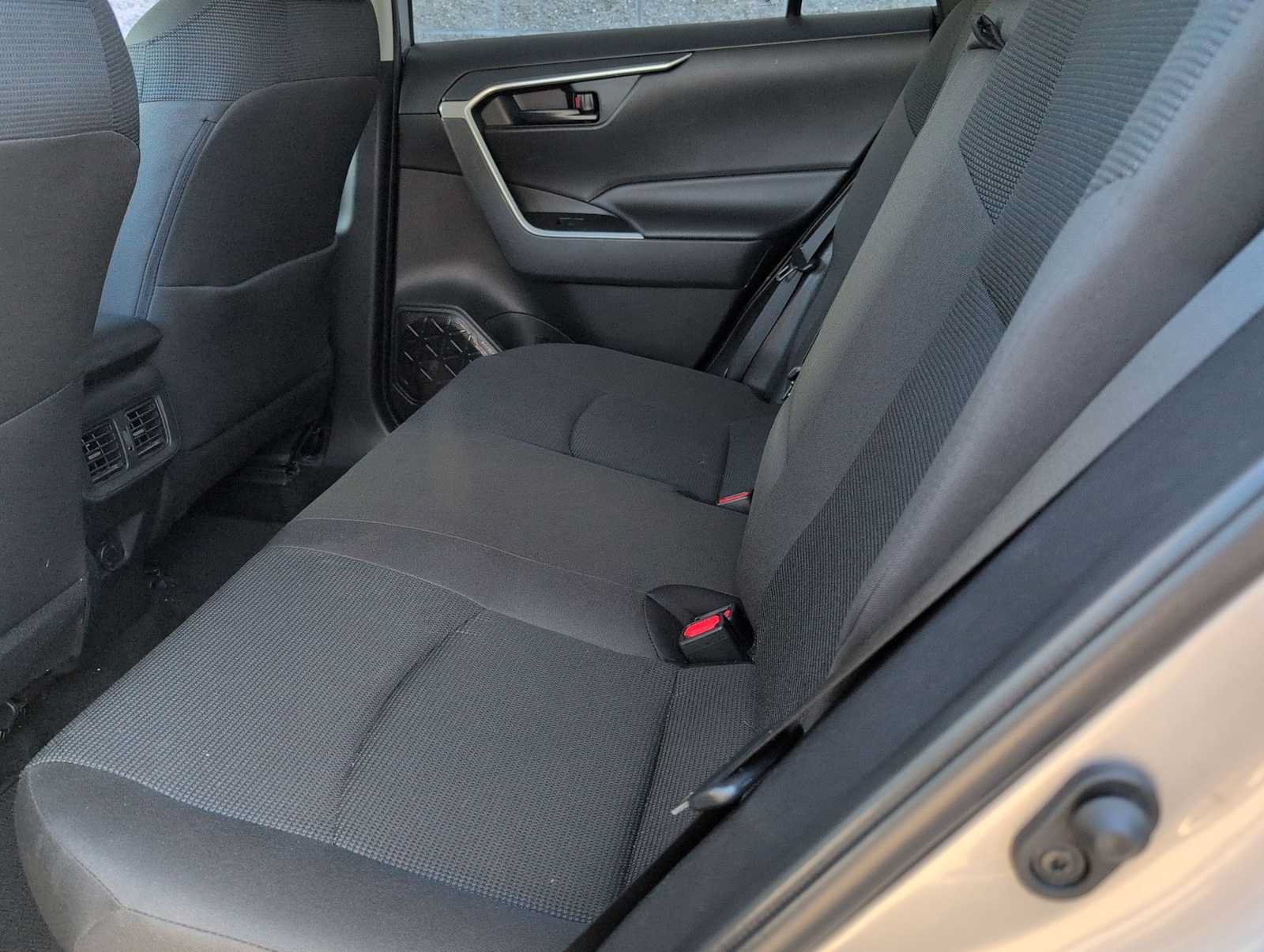 Used 2024 Toyota RAV4 LE AWD/4WD image 18