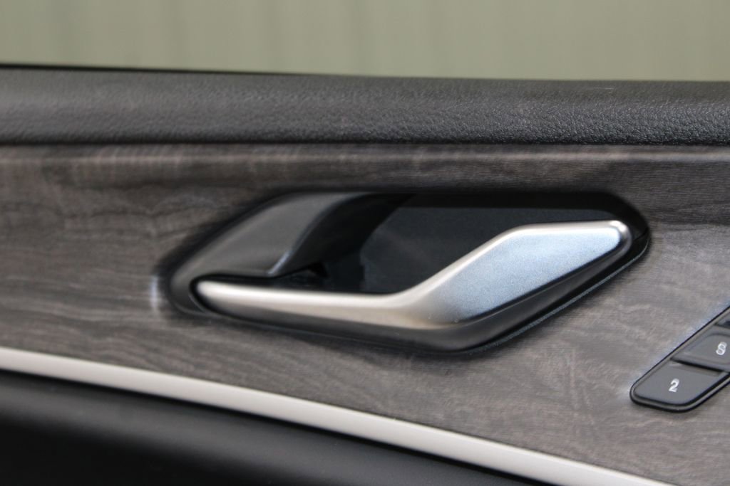 Used 2023 Jeep Grand Cherokee Limited image 38