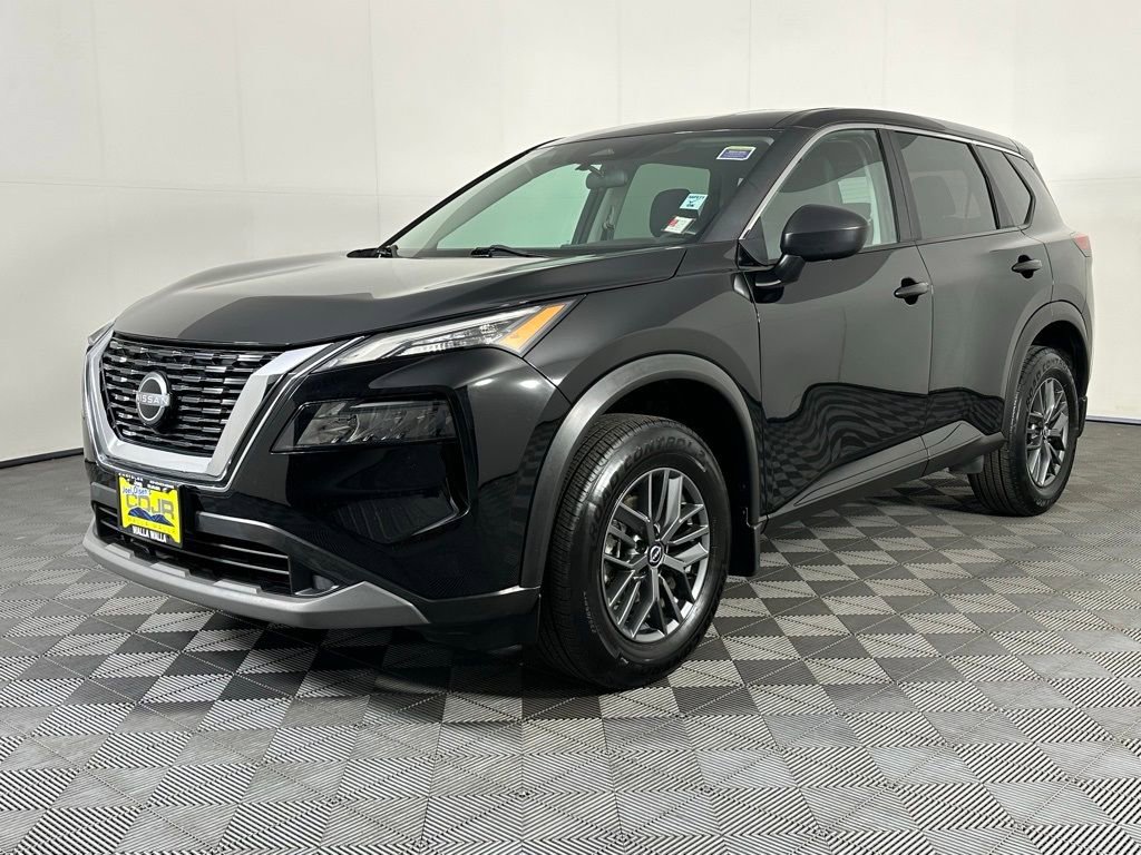 Used 2023 Nissan Rogue S image 14