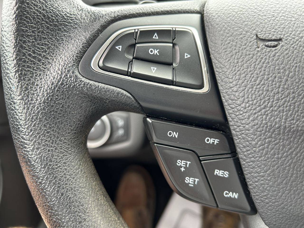 Used 2017 Ford Escape SE w/ SE Cold Weather Package AWD/4WD image 19