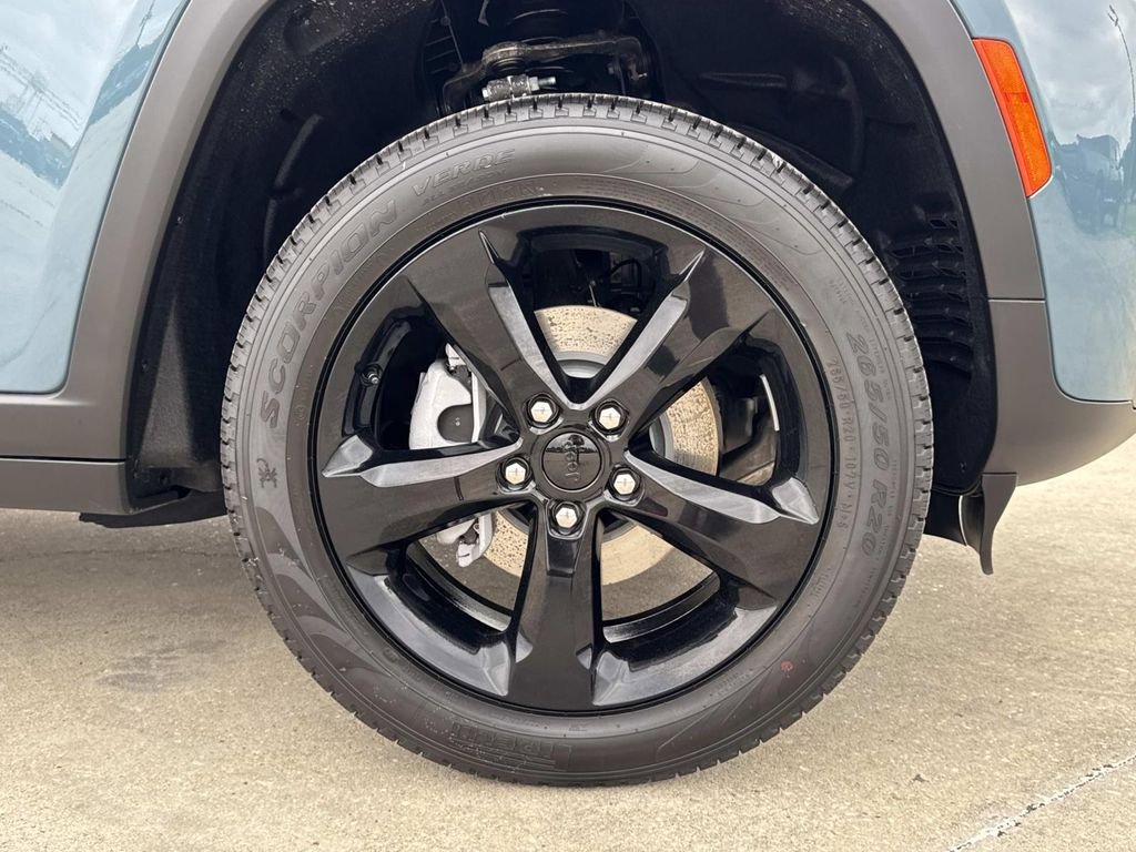 New 2026 Jeep Grand Cherokee Limited RWD image 17