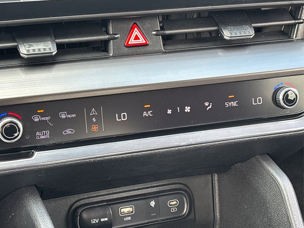 Certified 2024 Kia Sportage EX image 29
